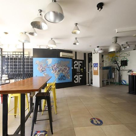 Oyo 866 Junction Hostels Маніла Екстер'єр фото