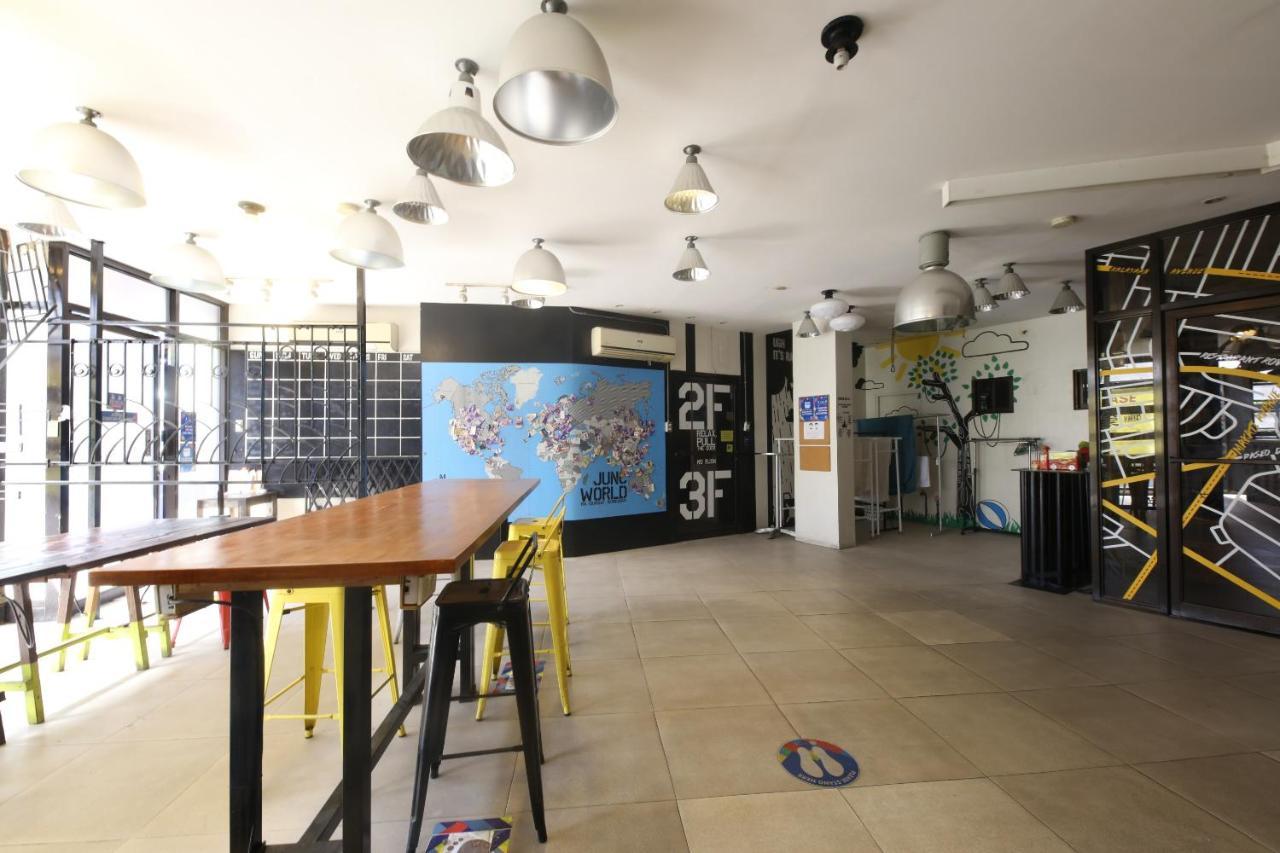 Oyo 866 Junction Hostels Маніла Екстер'єр фото