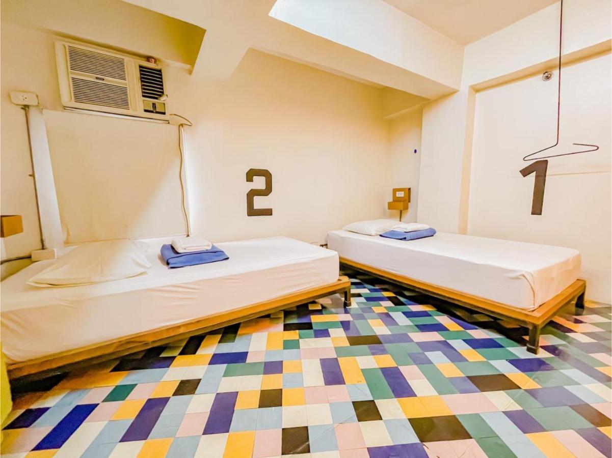 Oyo 866 Junction Hostels Маніла Екстер'єр фото