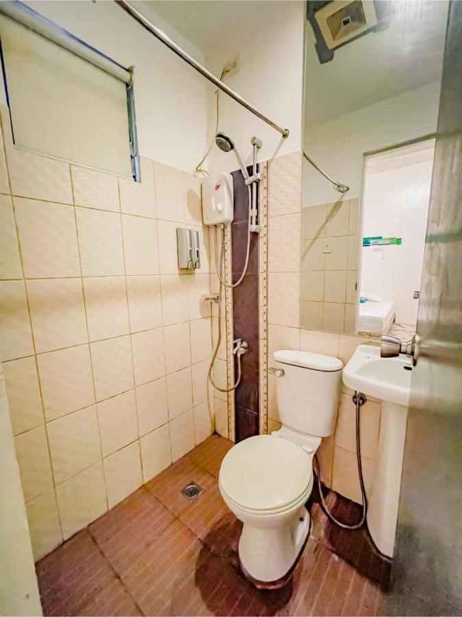 Oyo 866 Junction Hostels Маніла Екстер'єр фото