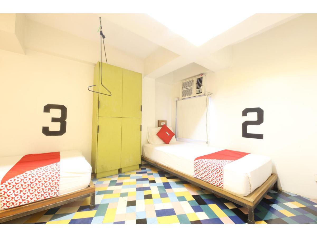 Oyo 866 Junction Hostels Маніла Екстер'єр фото