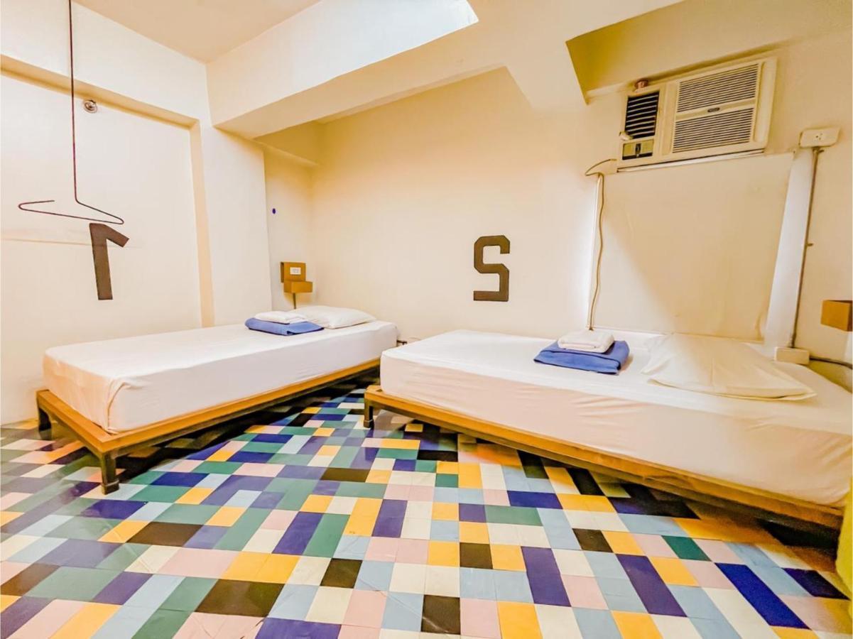 Oyo 866 Junction Hostels Маніла Екстер'єр фото