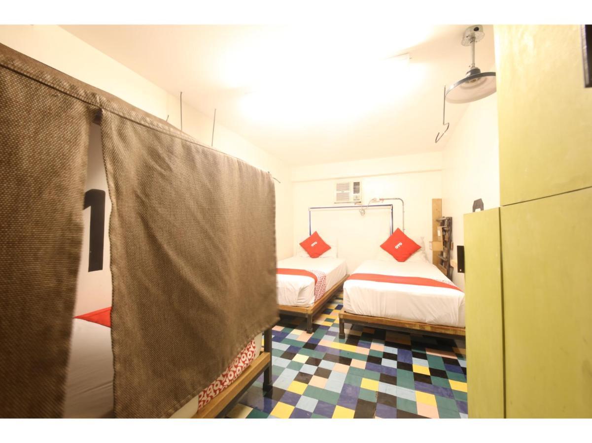 Oyo 866 Junction Hostels Маніла Екстер'єр фото